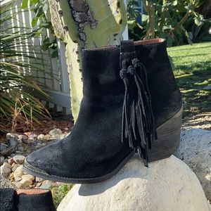 Jeffrey Campbell Pascal fringe western boots 9.5